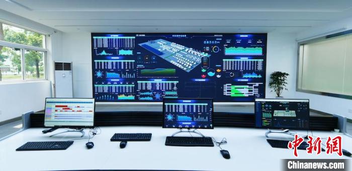 数字化车间数字大脑。　刘岗 摄